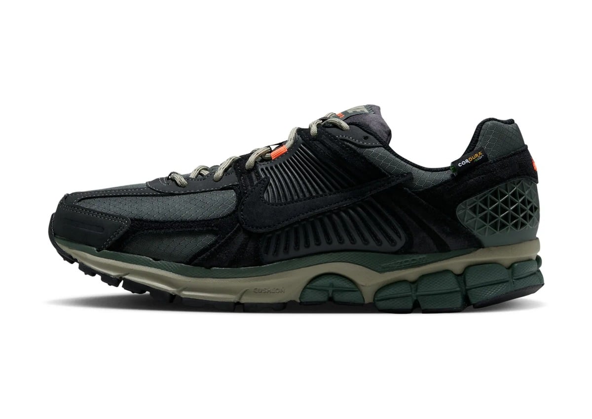 Lateral view with dark green textile, black overlays and an olive midsole, Nike Zoom Vomero 5 Cordura “Camo Green”