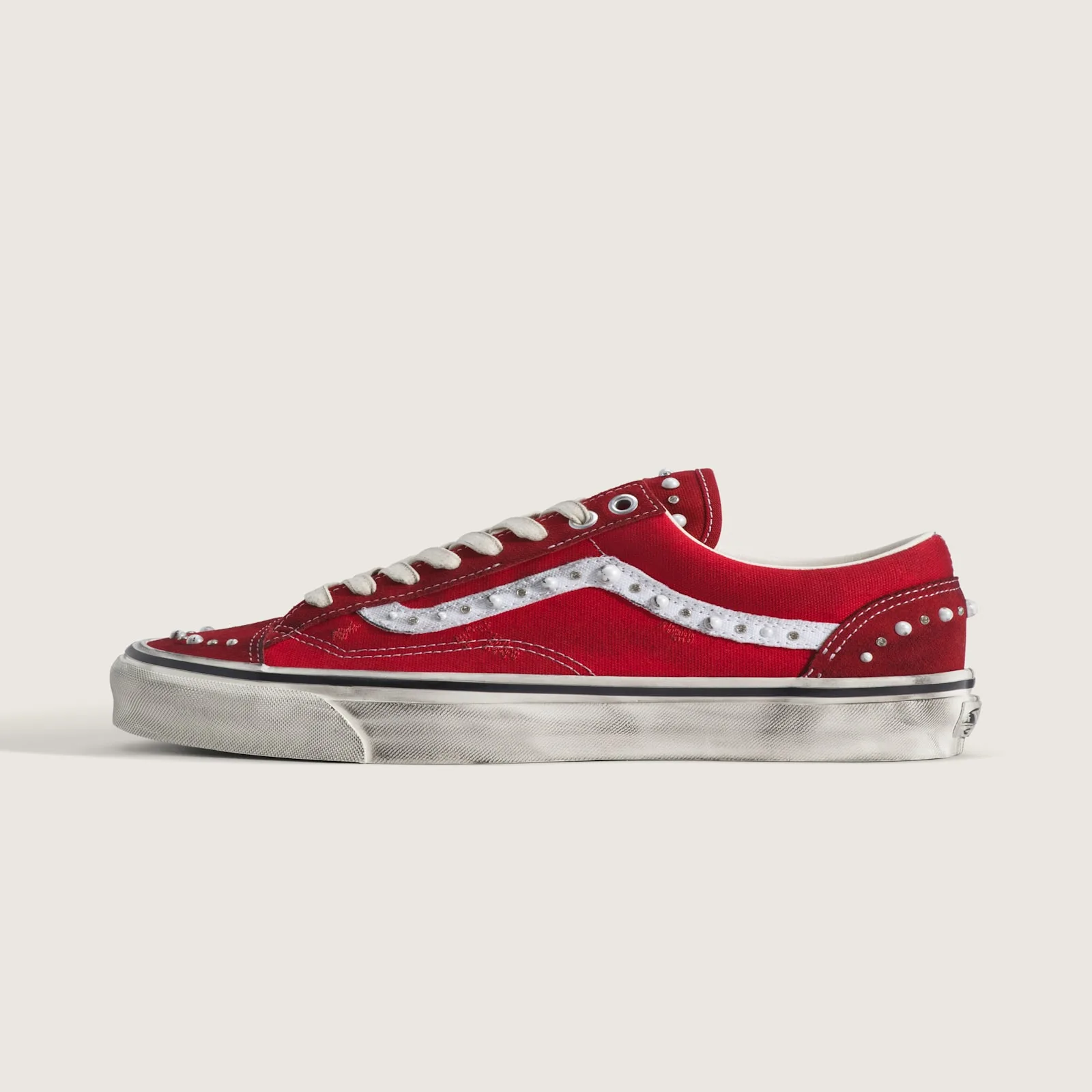 Lateral view of the Racing Red